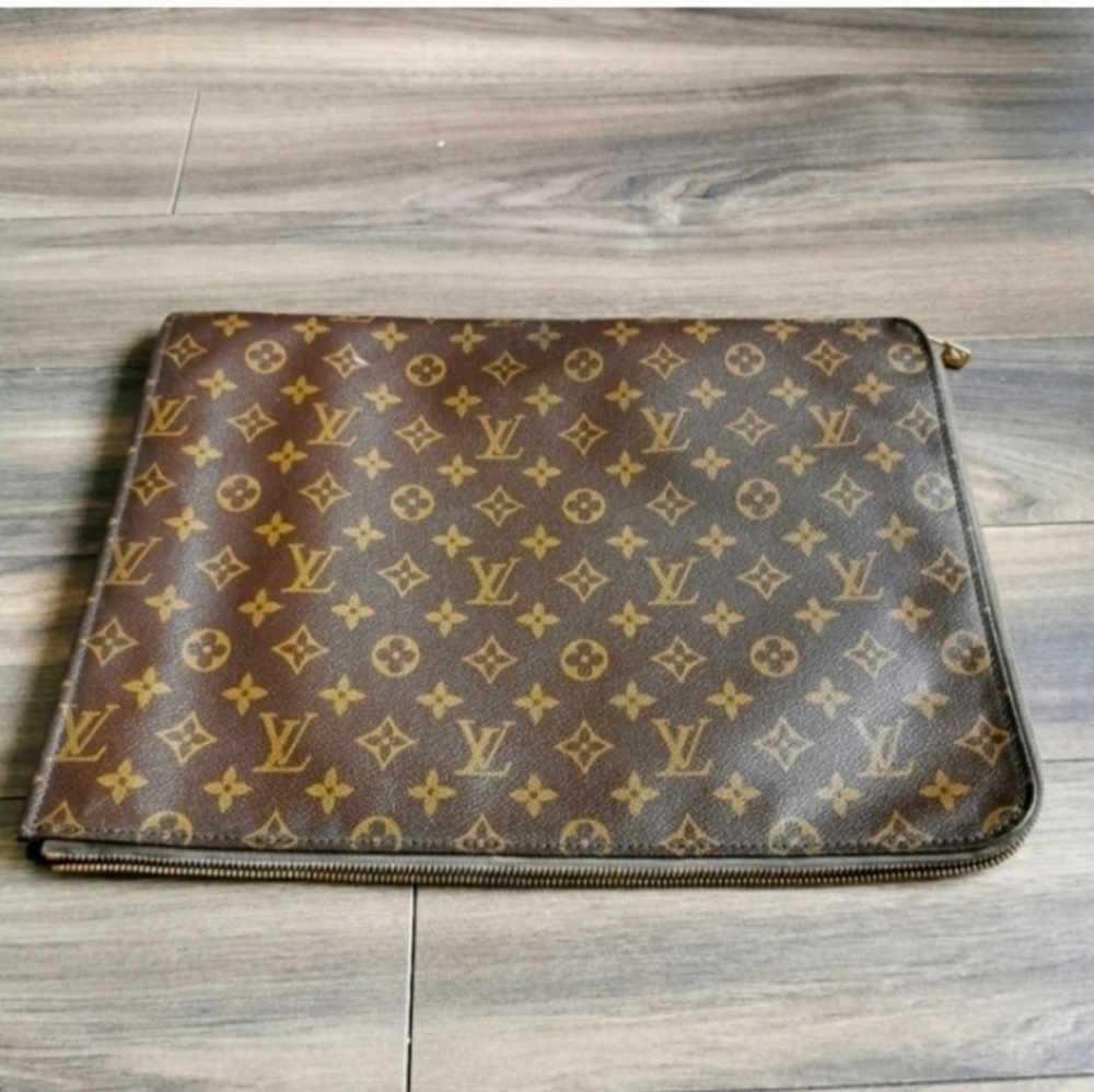 LOUIS VUITTON Pochette Document Portfolio holder